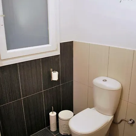Yalos - Superb Luxurious Duplex At The Seaside Daire Nea Iraklitsa